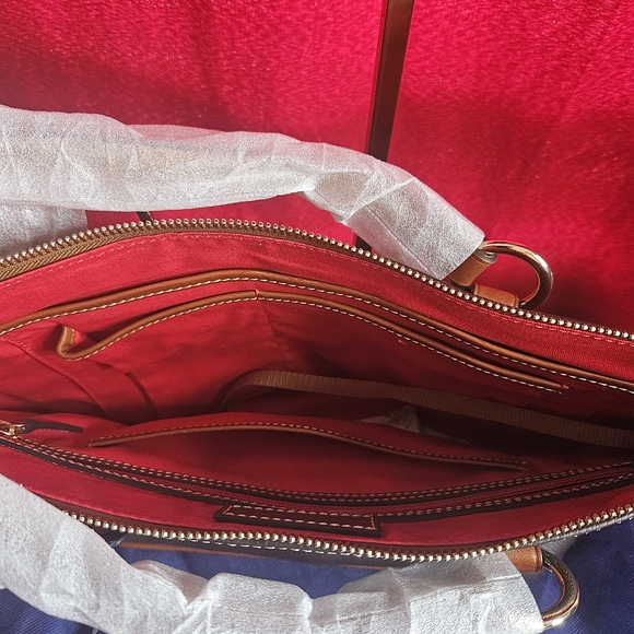 NWT Dooney & Bourke Pebble Grain Small Wren Zip Tote Brown R2347BM - Picture 7 of 8